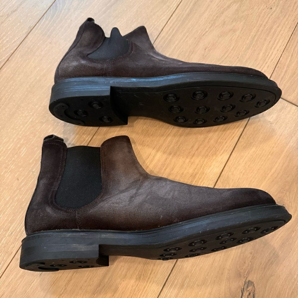 RON WHITE
Nigel Slate Gray Chelsea Boot - Picture 7 of 9